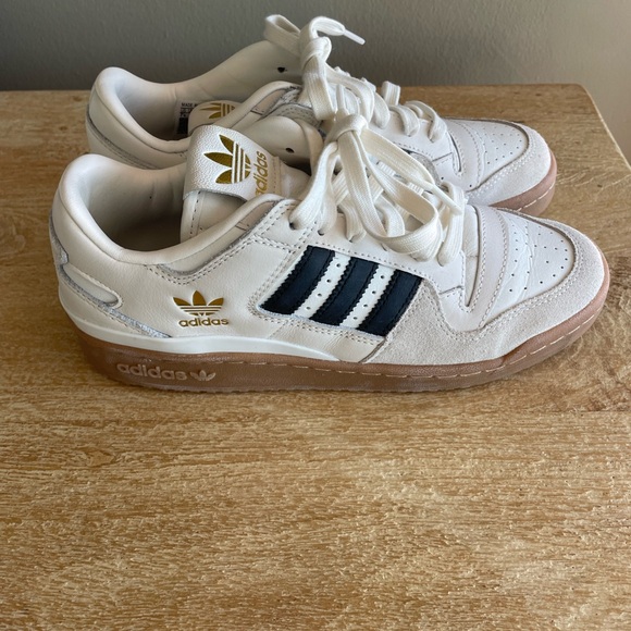 Like new. Mens ADIDAS FORUM 84 LOW CL. US SIZE 7.5. Cloud White/Core Black - Picture 10 of 15